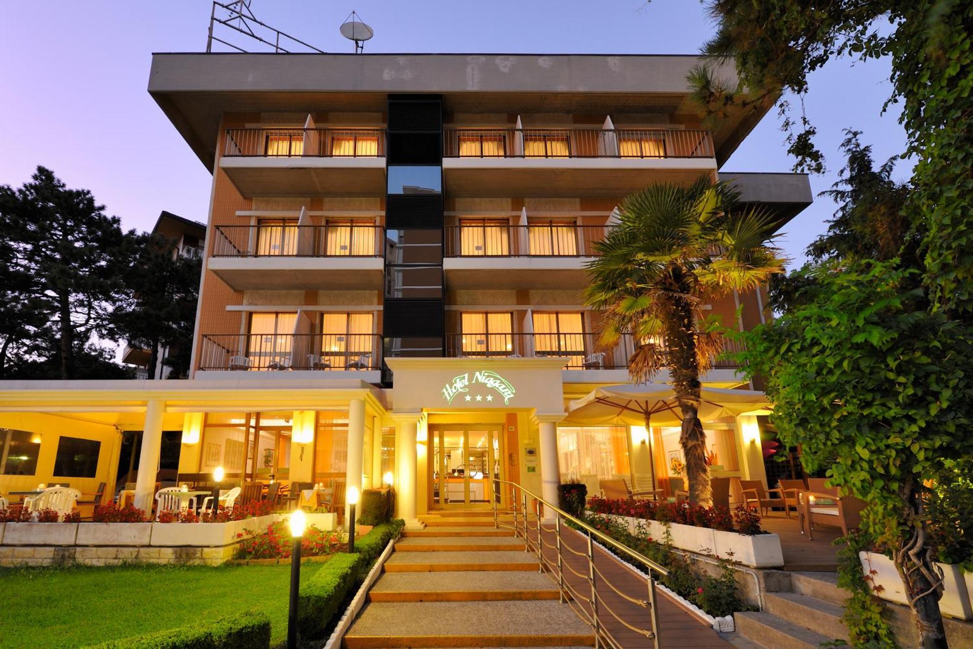 Hotel Niagara Lignano Sabbiadoro Eksteriør billede