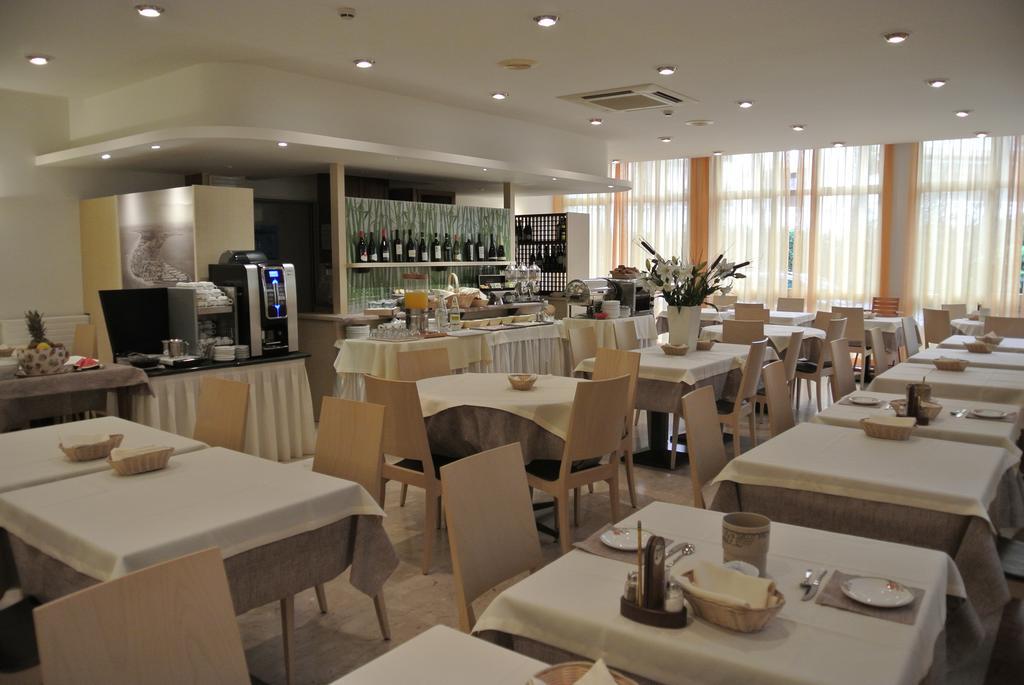 Hotel Niagara Lignano Sabbiadoro Eksteriør billede