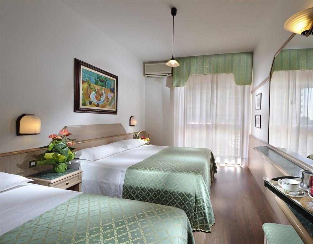Hotel Niagara Lignano Sabbiadoro Eksteriør billede