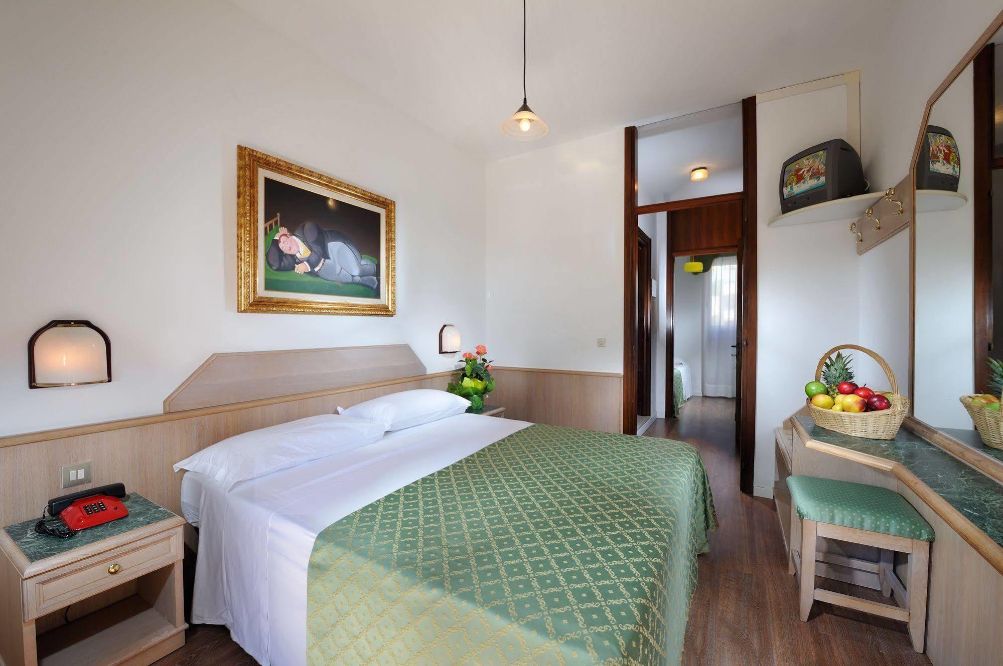 Hotel Niagara Lignano Sabbiadoro Eksteriør billede